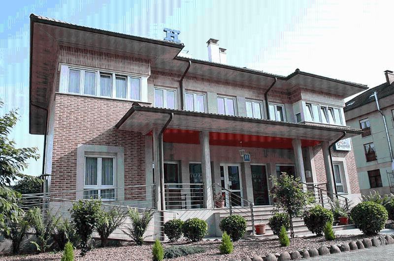 Hotel La Guindal Arriondas Ngoại thất bức ảnh
